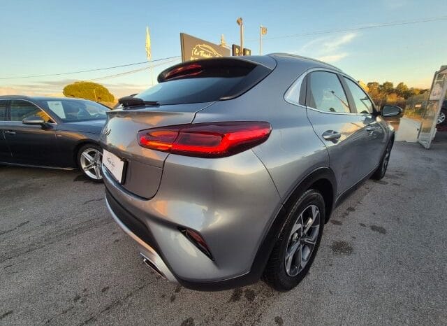 
								Kia XCEED HIGH TECH completo									