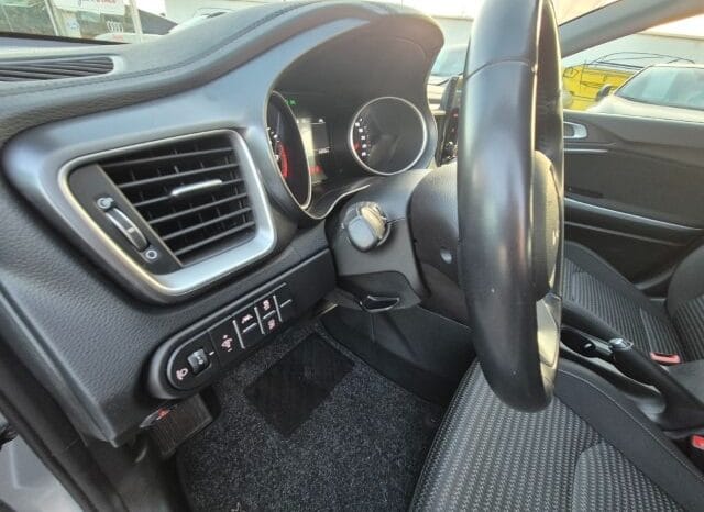 
								Kia XCEED HIGH TECH completo									