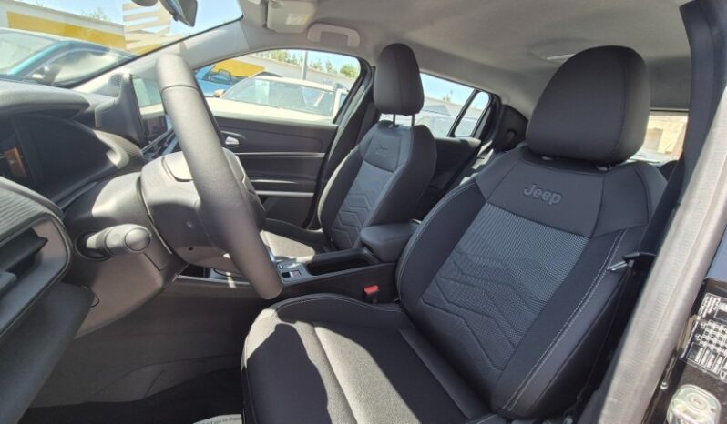 
								Jeep AVENGER ALTITUDE PACK (WINTER – INFOTAINMENT E CONVENIENCE) completo									