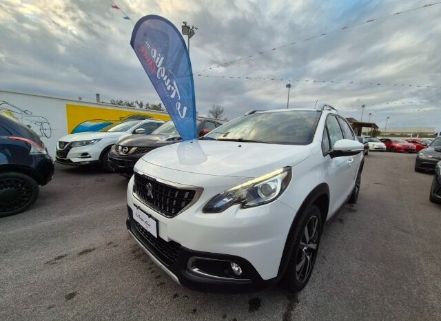 
								Peugeot 2008 ALLURE (GRIP CONTROL) completo									