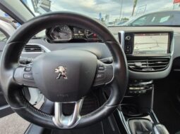 
										Peugeot 2008 ALLURE (GRIP CONTROL) completo									
