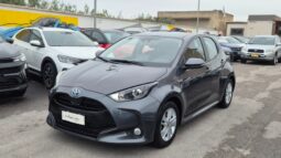 Toyota YARIS HYBRID LOUNGE