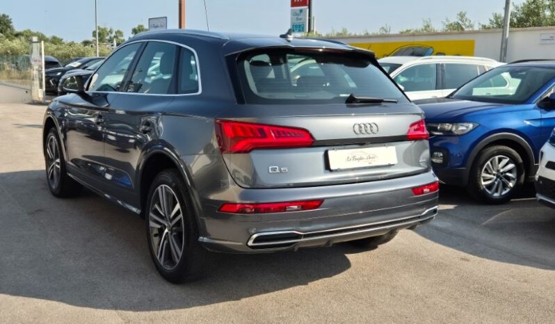 
								Audi Q5 QUATTRO 40 TDI S-LINE PLUS completo									