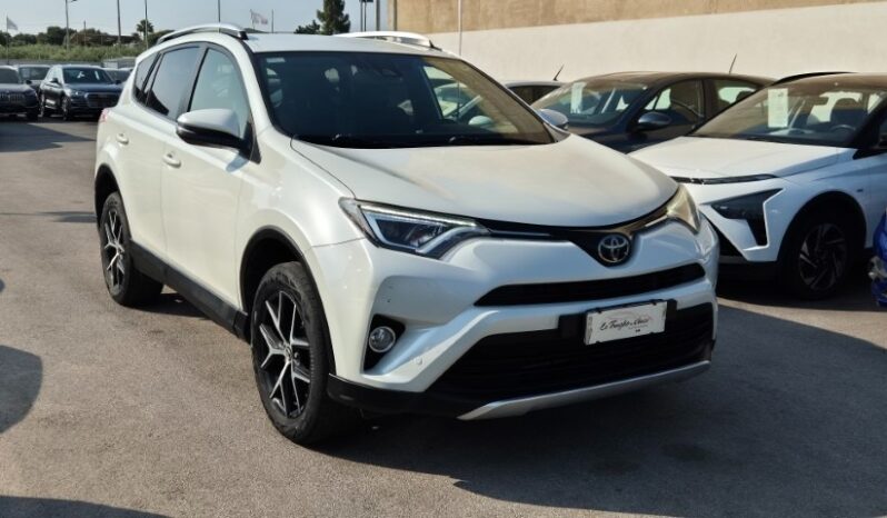 
								Toyota RAV4 LOUNGE completo									
