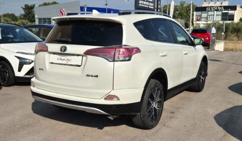 
								Toyota RAV4 LOUNGE completo									
