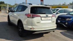 
										Toyota RAV4 LOUNGE completo									