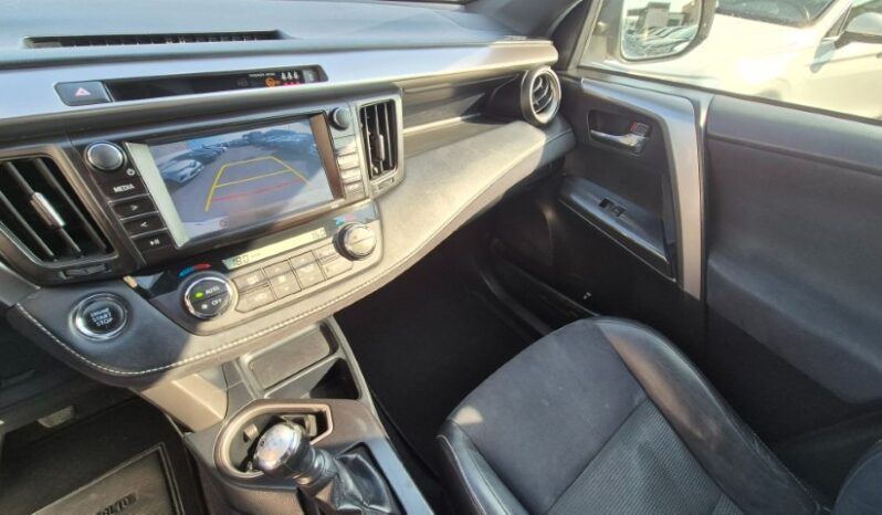 
								Toyota RAV4 LOUNGE completo									