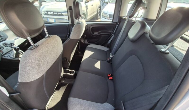 
								Fiat panda HYBRID CITY LIFE completo									