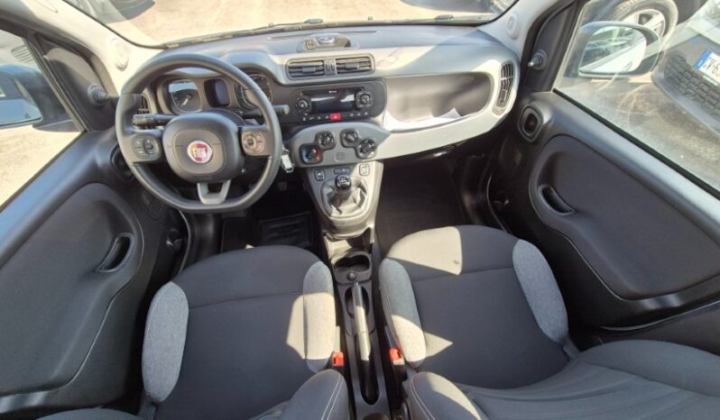 
								Fiat panda HYBRID CITY LIFE completo									