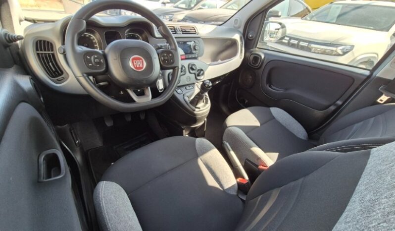 
								Fiat panda HYBRID CITY LIFE completo									