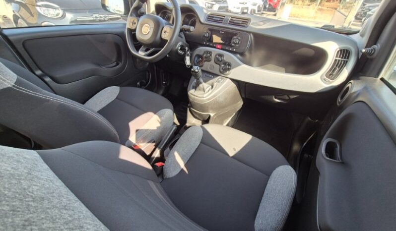 
								Fiat panda HYBRID CITY LIFE completo									