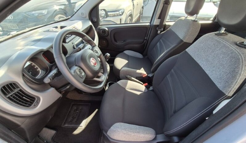 
								Fiat panda HYBRID CITY LIFE completo									