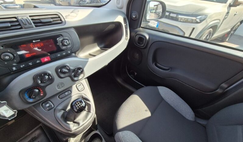 
								Fiat panda HYBRID CITY LIFE completo									