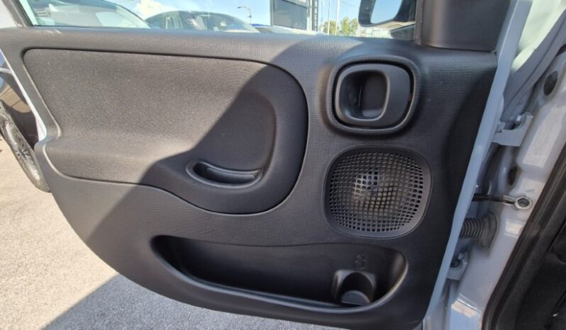 
								Fiat panda HYBRID CITY LIFE completo									
