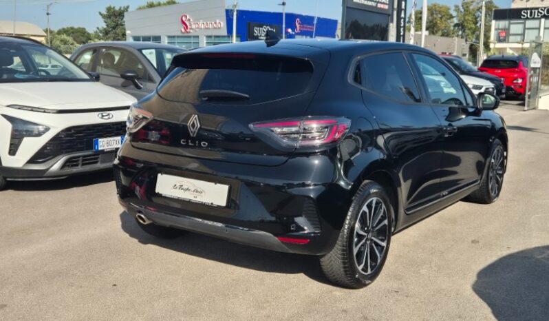 
								Renault CLIO TECHNO completo									