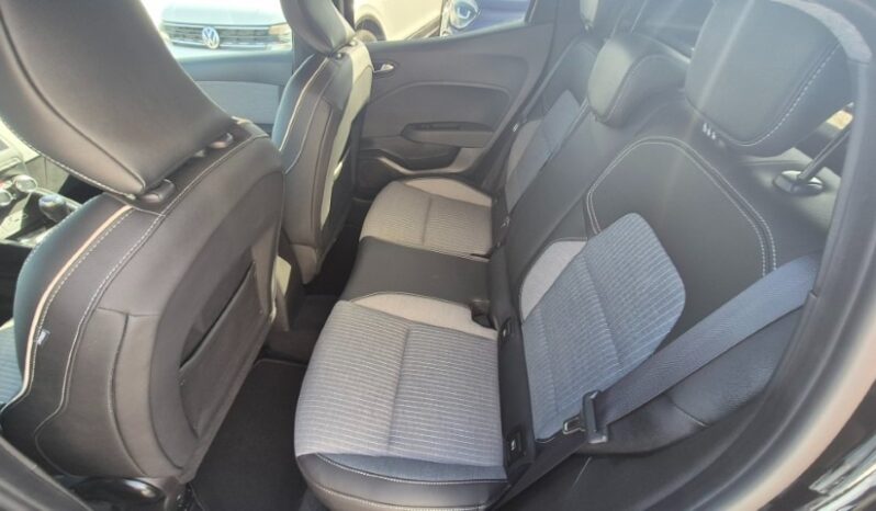 
								Renault CLIO TECHNO completo									
