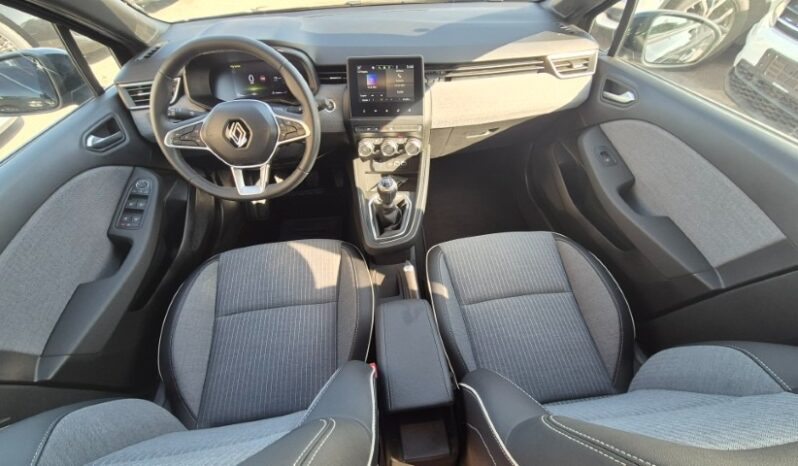 
								Renault CLIO TECHNO completo									