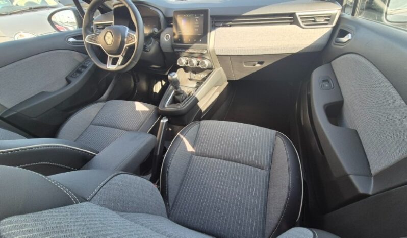 
								Renault CLIO TECHNO completo									