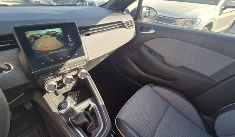
								Renault CLIO TECHNO completo									