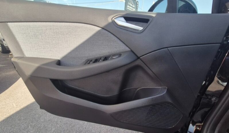 
								Renault CLIO TECHNO completo									