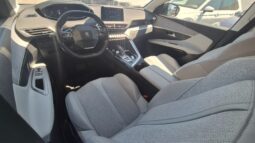 
										Peugeot 3008 EAT8 ALLURE completo									
