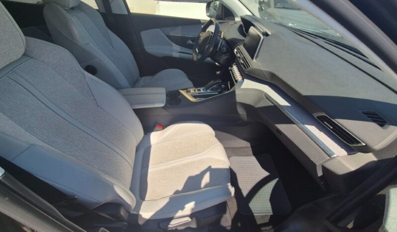 
								Peugeot 3008 EAT8 ALLURE completo									