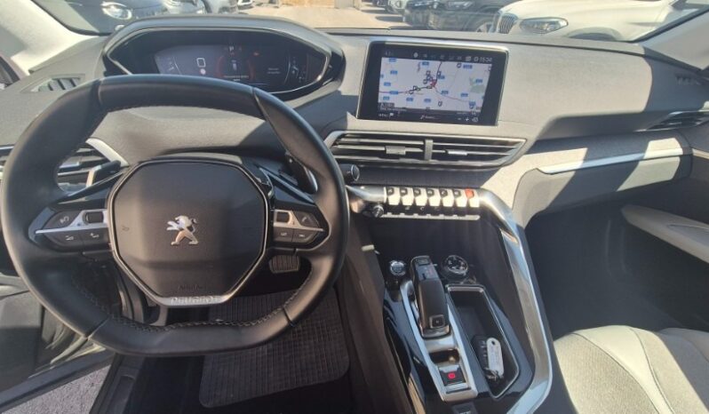 
								Peugeot 3008 EAT8 ALLURE completo									