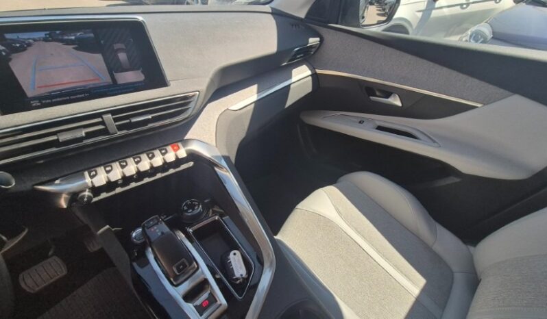 
								Peugeot 3008 EAT8 ALLURE completo									