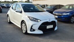 
										Toyota YARIS completo									