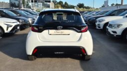 
										Toyota YARIS completo									