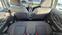 
										Toyota YARIS completo									