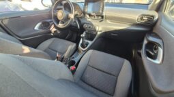 
										Toyota YARIS completo									