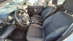 
										Toyota YARIS completo									