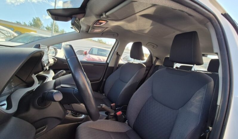 
								Toyota YARIS completo									