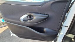 
										Toyota YARIS completo									