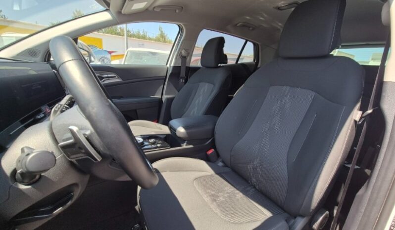 
								Kia SPORTAGE MHEV DCT STYLE 2024 completo									