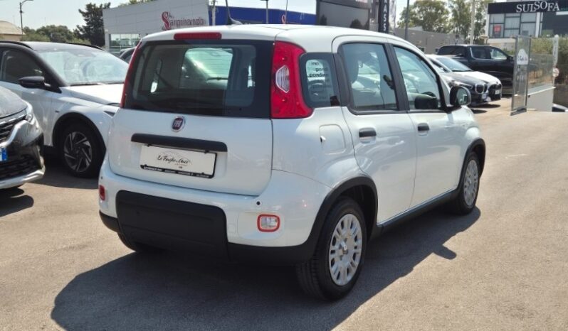 
								Fiat panda HYBRID PANDINA 2024 completo									