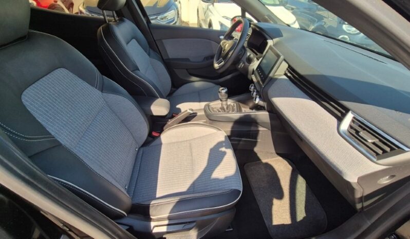 
								Renault CLIO TCE TECHNO 2024 completo									