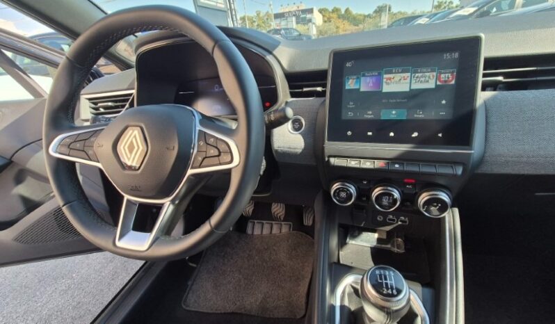 
								Renault CLIO TCE TECHNO 2024 completo									