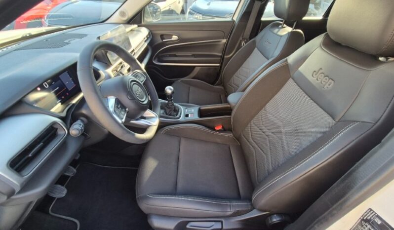 
								Jeep AVENGER SUMMIT 2024 completo									