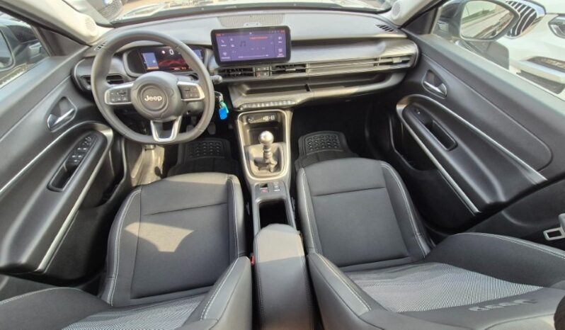 
								Jeep AVENGER ALTITUDE 2024 completo									
