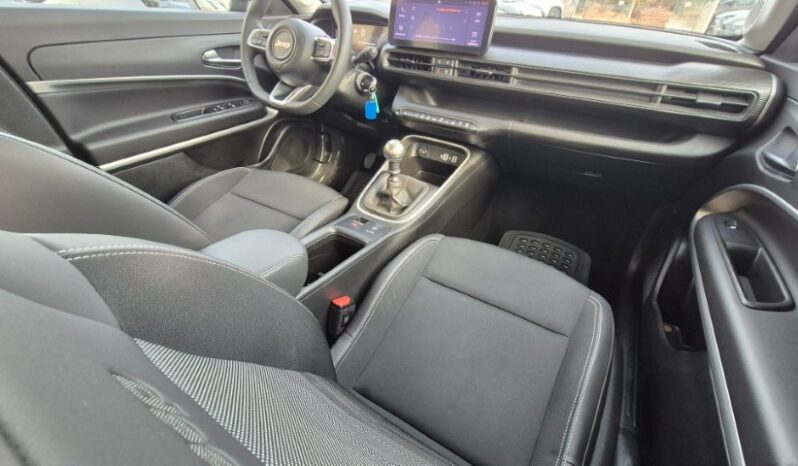 
								Jeep AVENGER ALTITUDE 2024 completo									