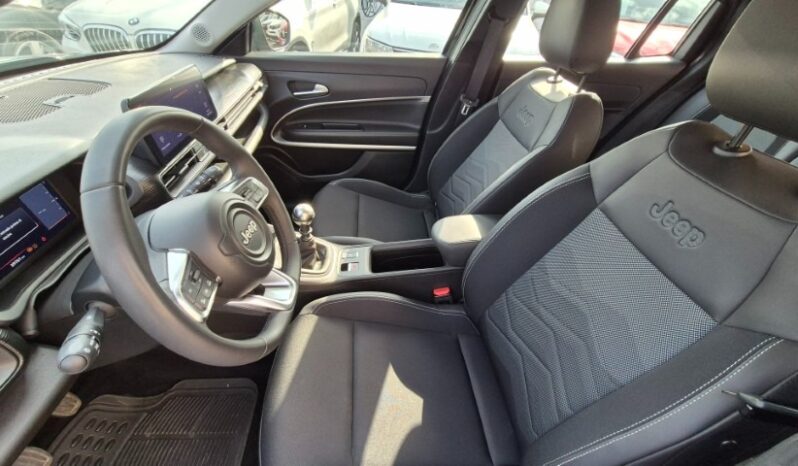 
								Jeep AVENGER ALTITUDE 2024 completo									