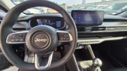 
										Jeep AVENGER ALTITUDE 2024 completo									