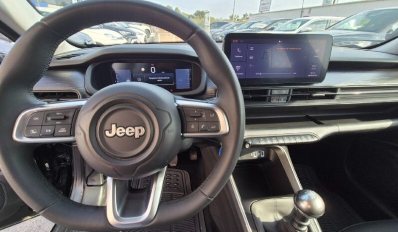 
								Jeep AVENGER ALTITUDE 2024 completo									