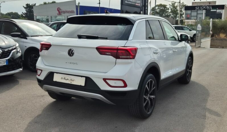 
								Volkswagen T-ROC TSI LIFE 2023 completo									