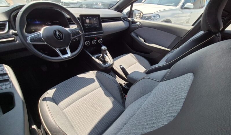 
								Renault CLIO TCE TECHNO 2024 completo									