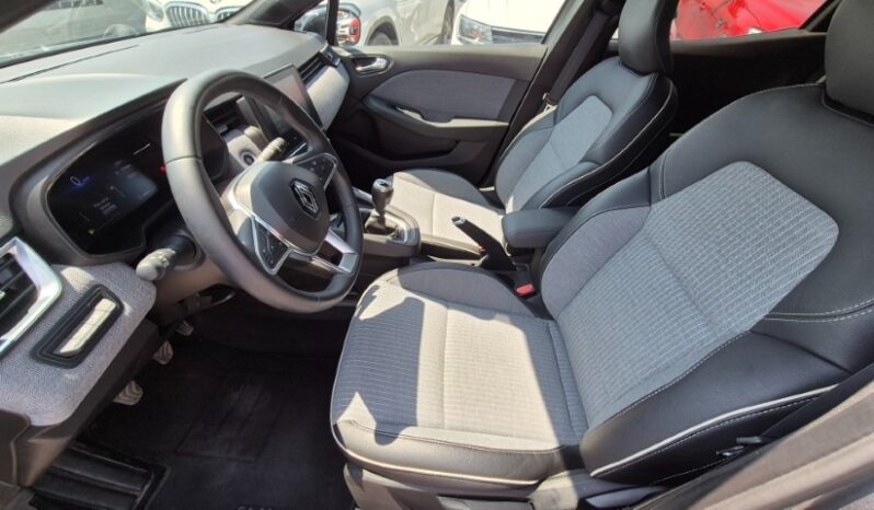 
								Renault CLIO TCE TECHNO 2024 completo									