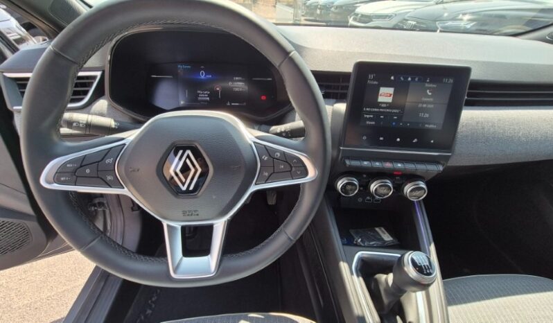 
								Renault CLIO TCE TECHNO 2024 completo									