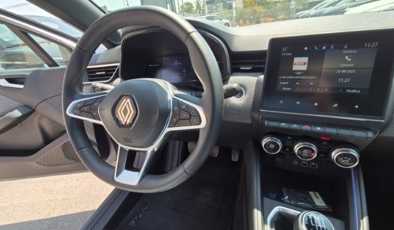 
								Renault CLIO TCE TECHNO 2024 completo									